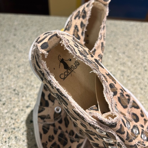 NWOT-Corky’s Leopard Print Slip on Sneakers-Casual Canvas Shoes Women’s - Picture 2 of 6